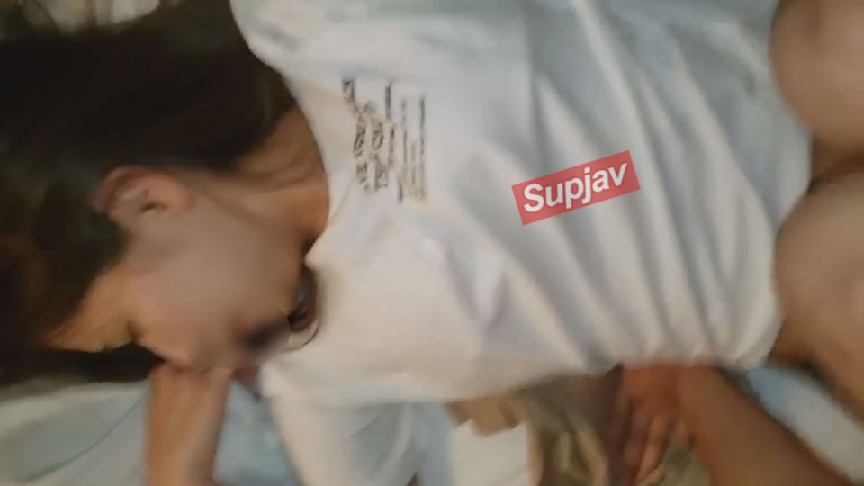 FC2PPV 1348819 Too Lively Slender Hair Make Professional Student Hanami Sake Sex (57 Minutes)