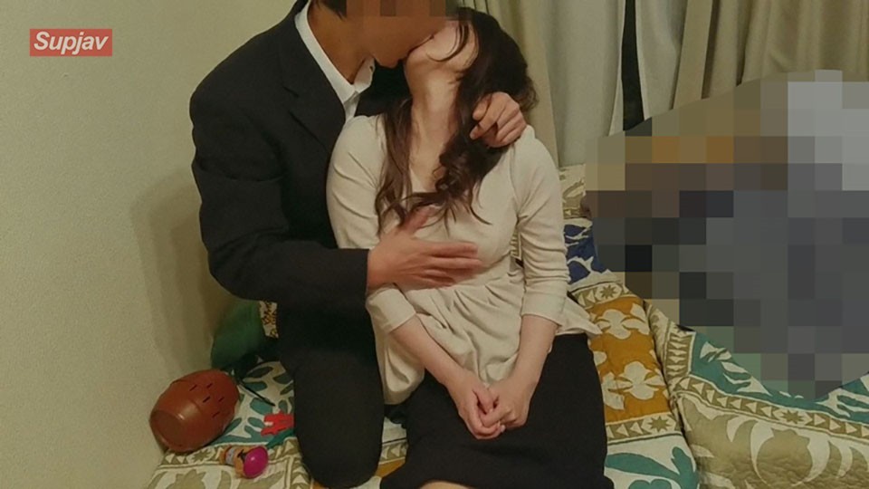FC2PPV 1234542 [Individual] A Beautiful Young Wife Trying To Escape, Being Fucked By Two Strangers In Despair And Being Vaginal Cum Shot