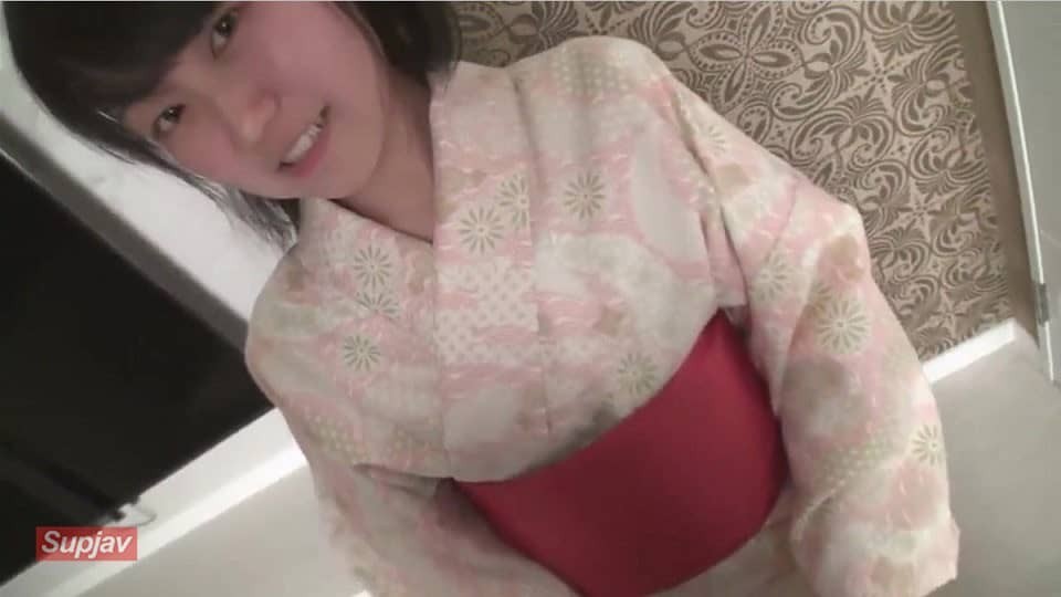 FC2PPV 1185299 A Well-Bred Yukata Girl Loves Sex And Drinks Up With A Smile Without Leaving Any Sperm.