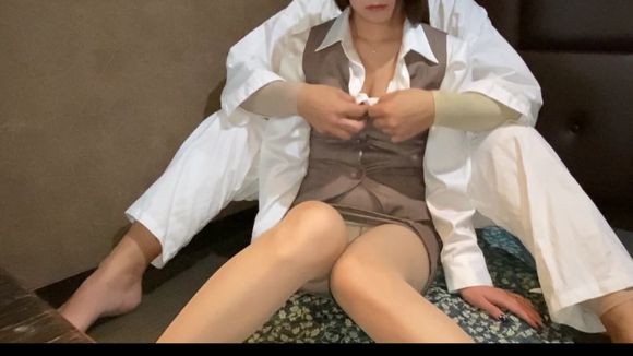 FC2PPV 1572752 * No resale 4800pt → 1800pt [No face moza limited to the first 100 people] Creampie appearance leaked due to the debt of the local beauty OL who was selected for the town beauty contest