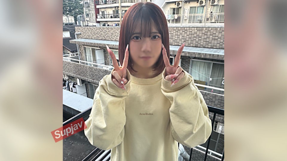 FC2PPV 4820966 [1290 Points Until The 16th] A Petite, Adorable Daughter With Idol-Like Qualities. "Oh, I’m Gonna Cum… I’m Cumming!" She Grabs Her Slender Waist On The Balcony Of Their New Home And Cums Repeatedly With Rapid Thrusts, Moaning And Groaning. 