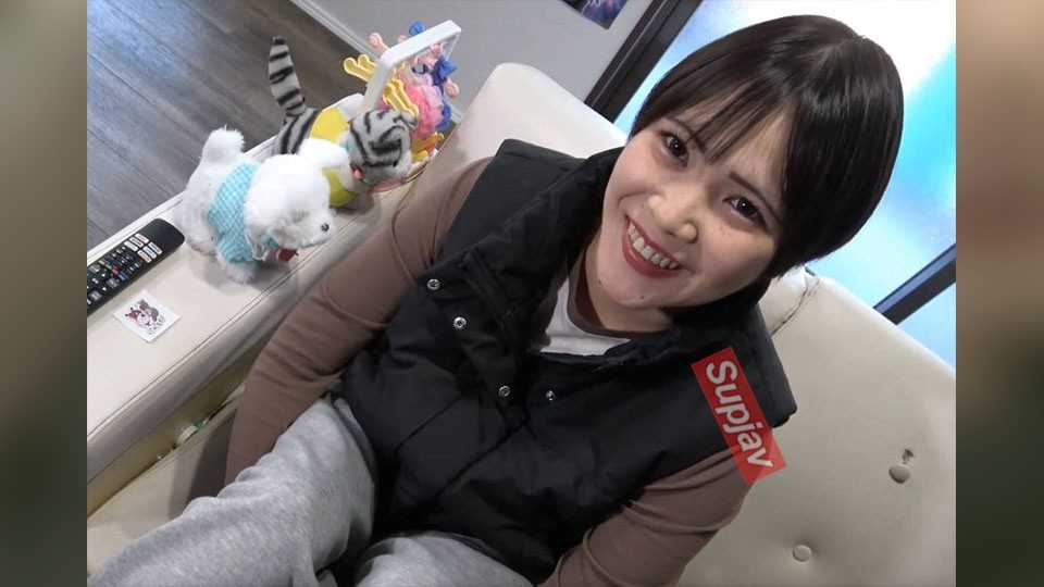 FC2PPV 4841374 A Mother Of Two Invites A Man Into Her Bedroom While Her Husband Is At Work, Sucking His Dick And Creampieing Him.